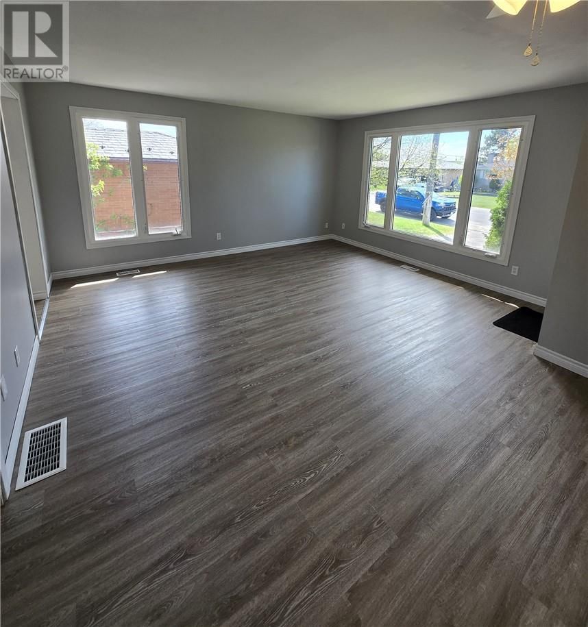 26 MAPLE BOULEVARD Image 15