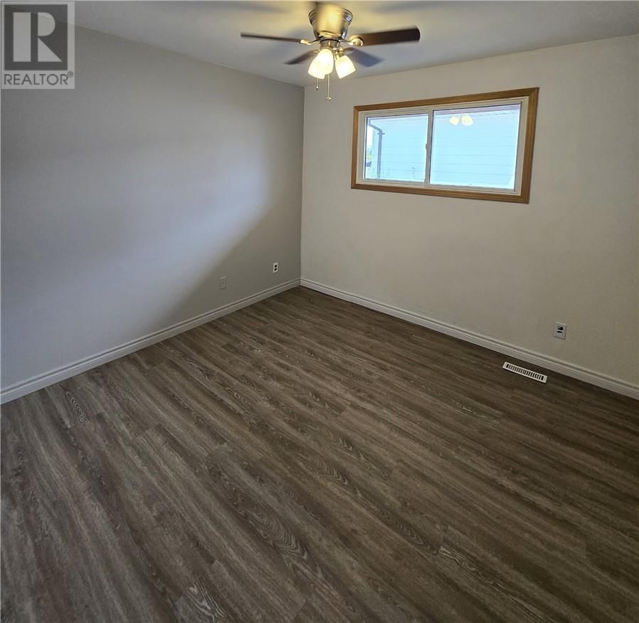 26 MAPLE BOULEVARD Image 17