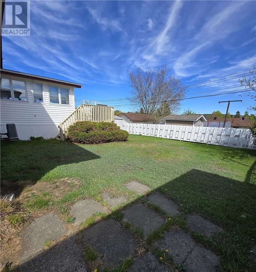26 MAPLE BOULEVARD Image 19
