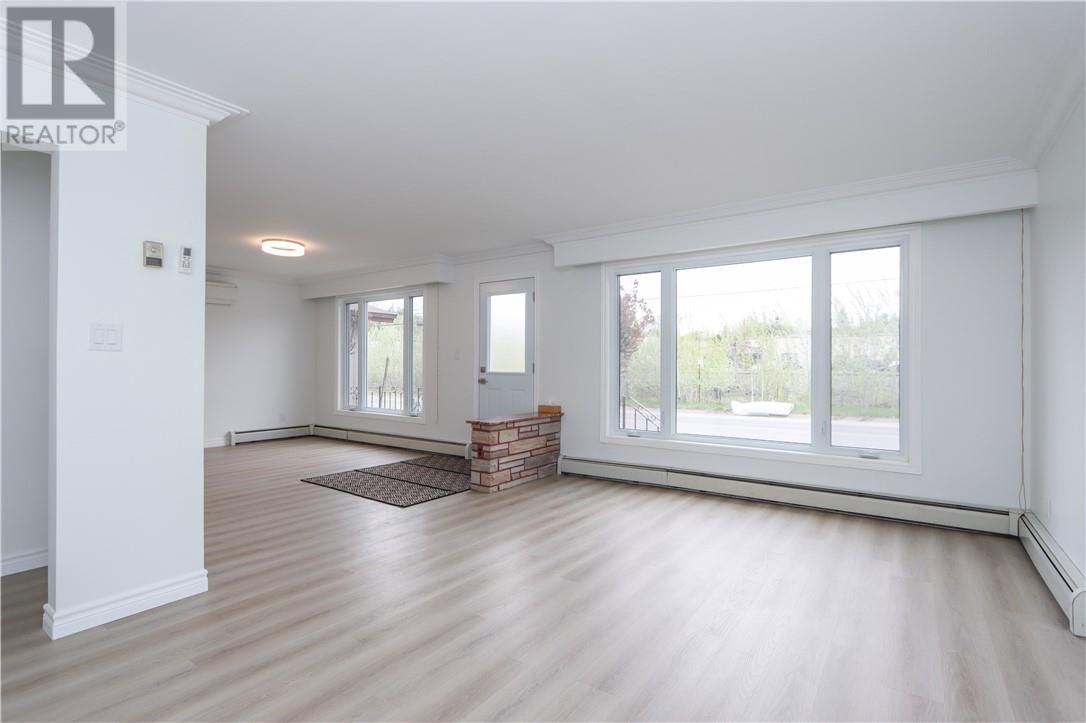 703 ONTARIO STREET Image 11