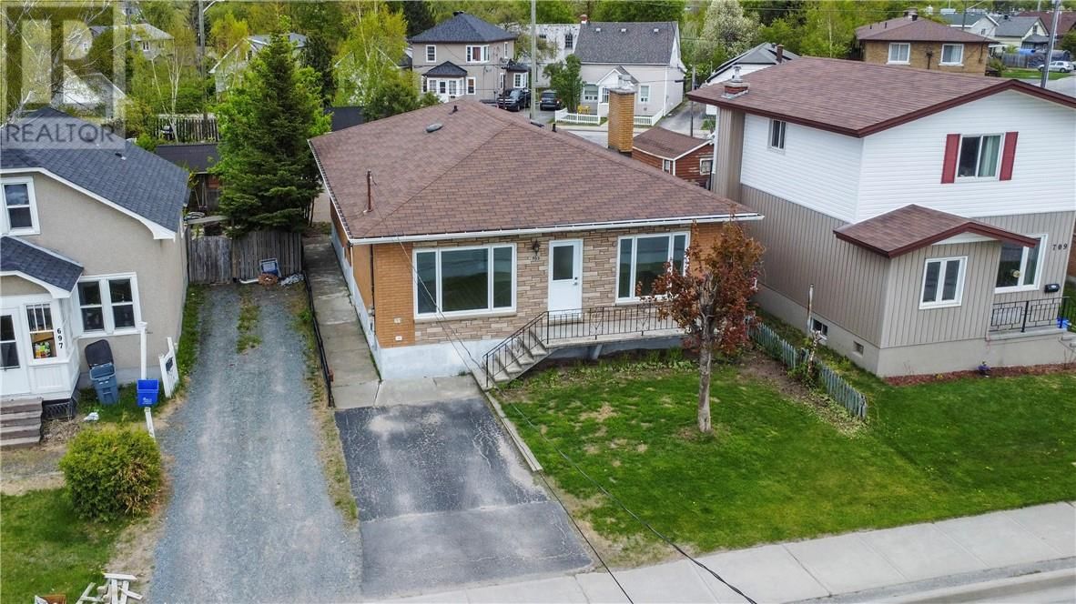 703 ONTARIO STREET Image 2