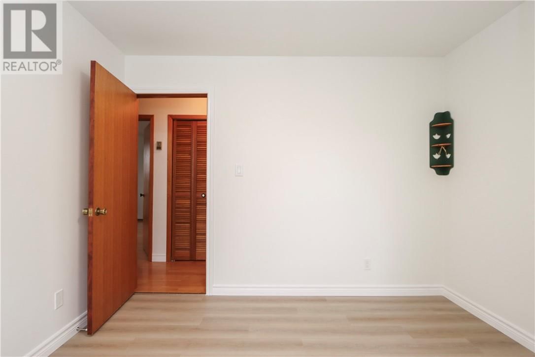 703 ONTARIO STREET Image 22