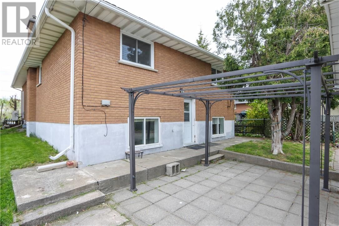 703 ONTARIO STREET Image 23