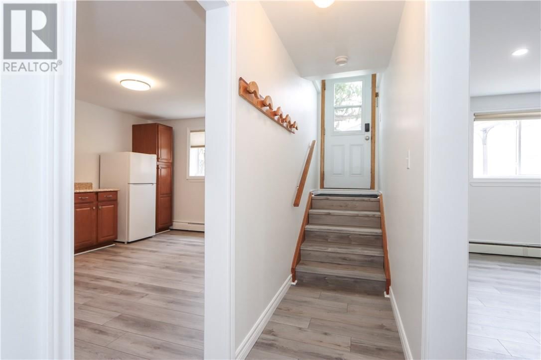 703 ONTARIO STREET Image 24