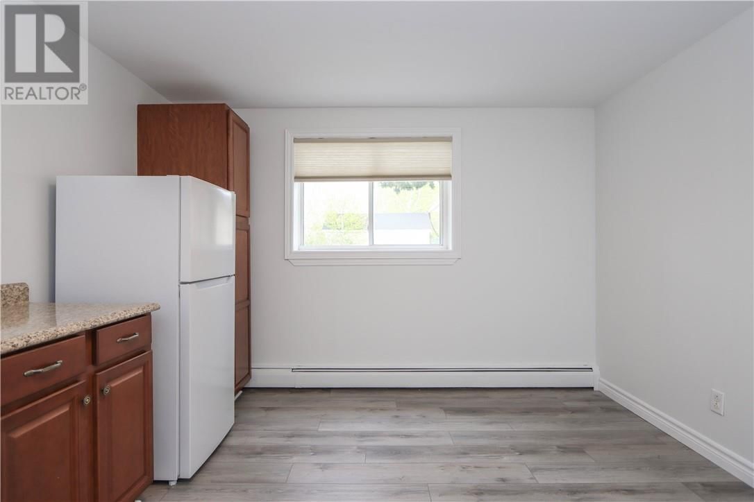 703 ONTARIO STREET Image 26