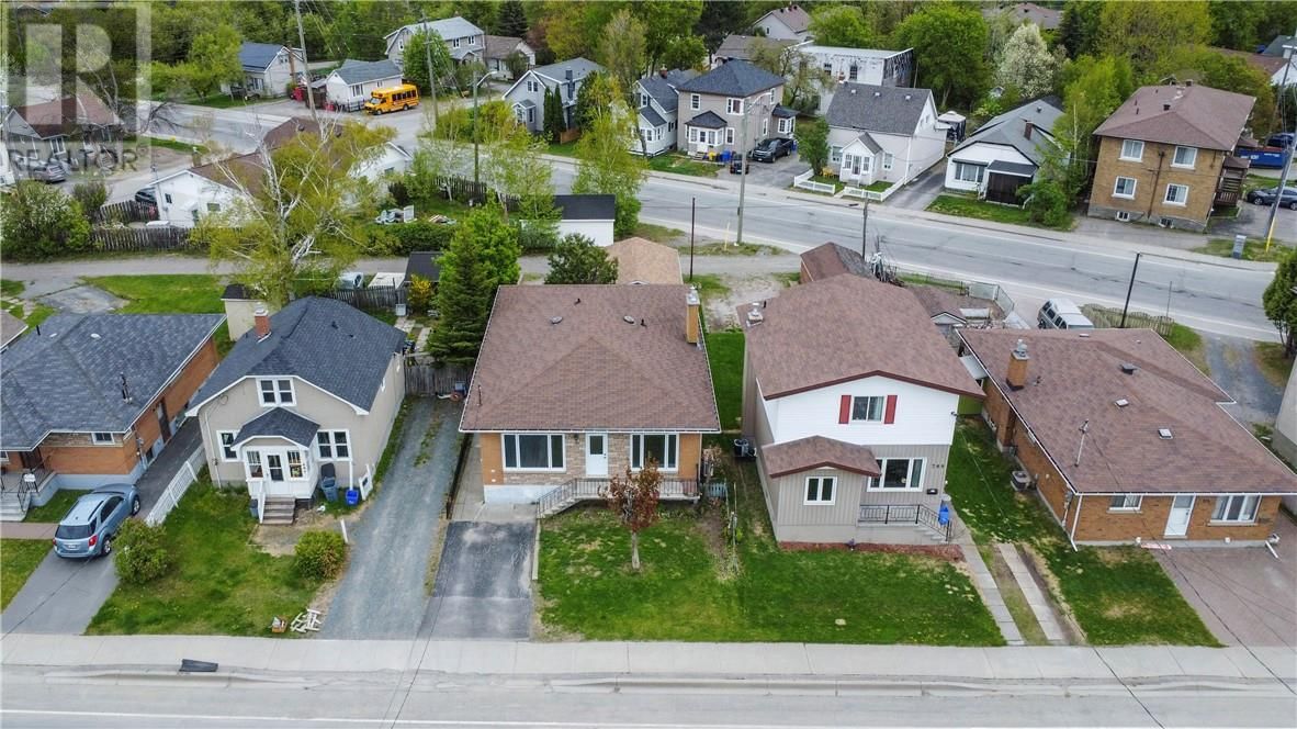 703 ONTARIO STREET Image 39