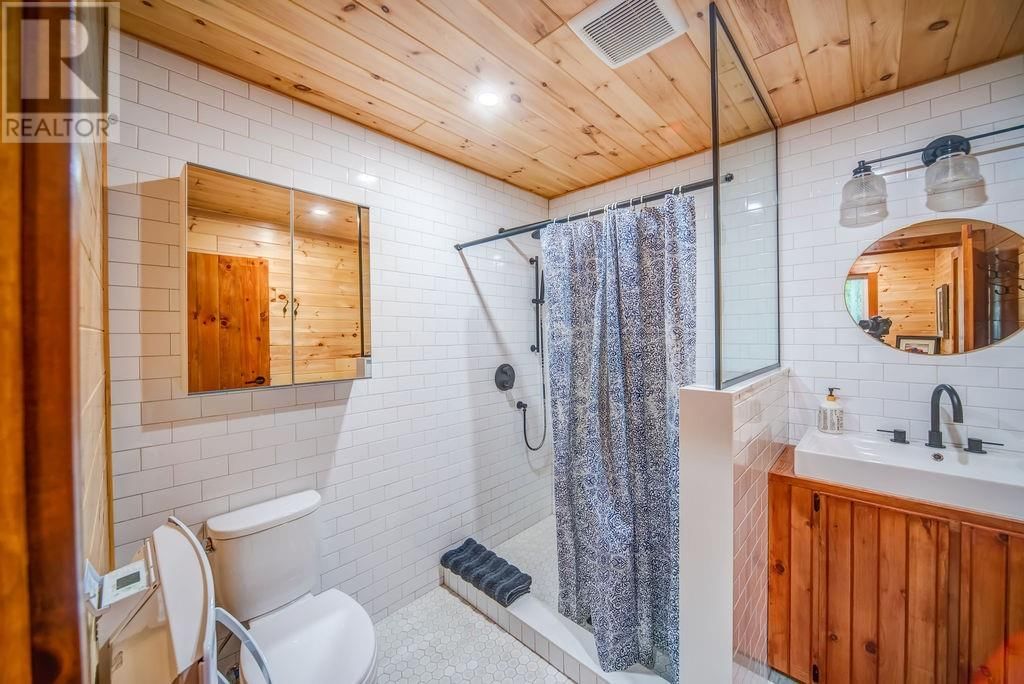 219 PINEWOOD ROAD Image 15