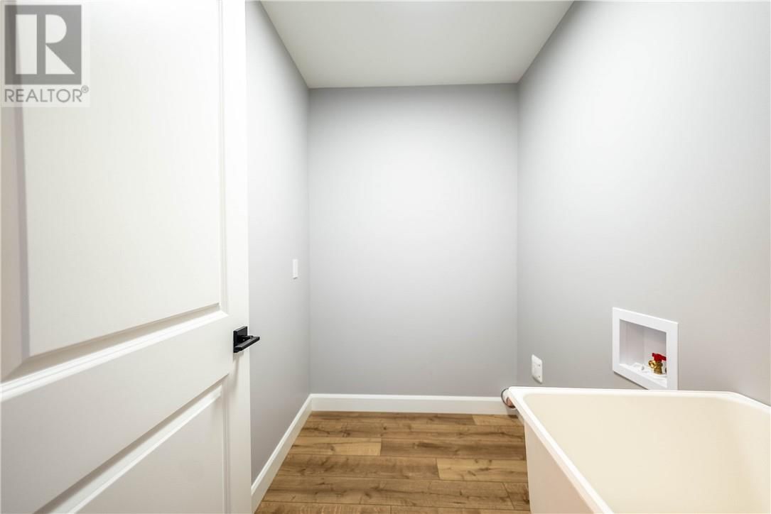 2951 RUBY STREET Image 16