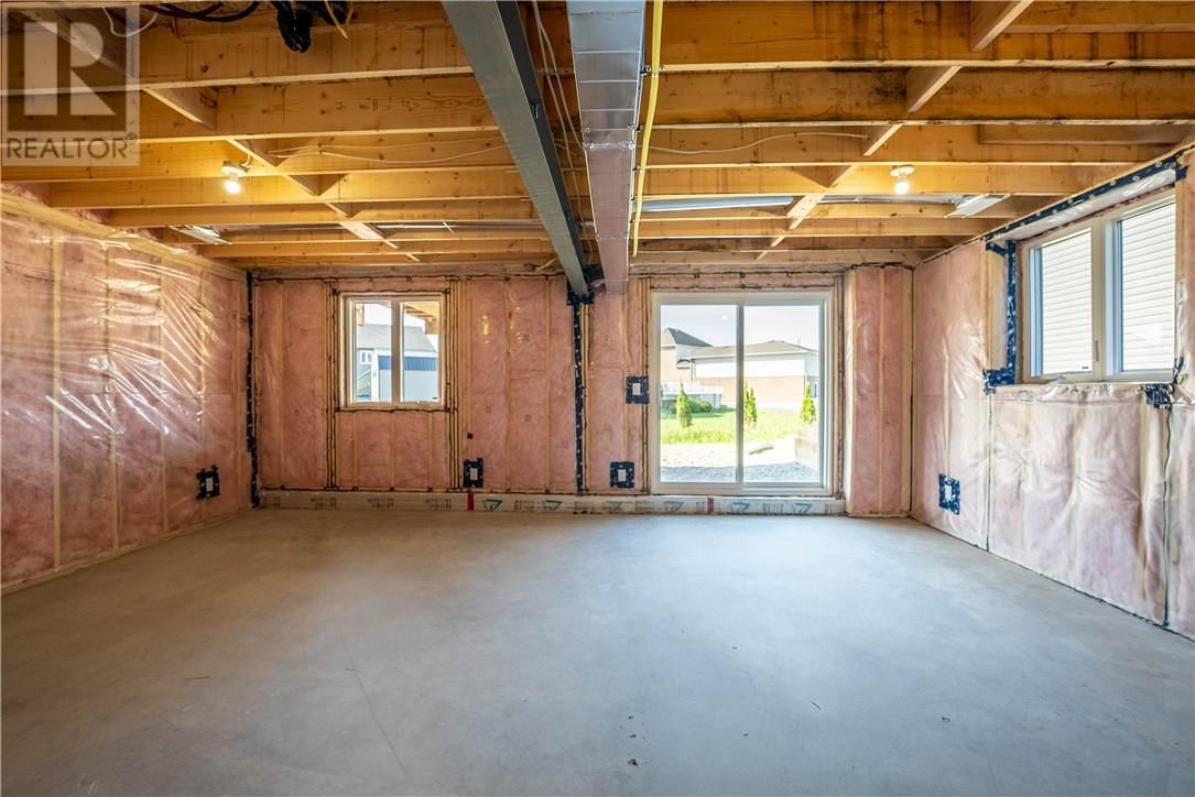 2951 RUBY STREET Image 19