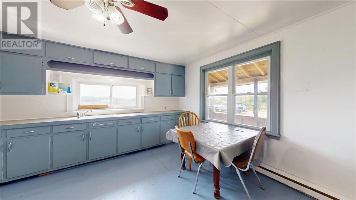 638 SOUTH LINE ROAD Image 23