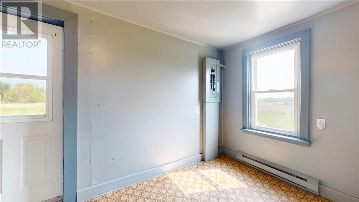 638 SOUTH LINE ROAD Image 25