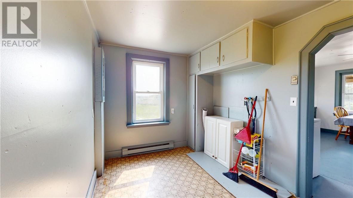 638 SOUTH LINE ROAD Image 26