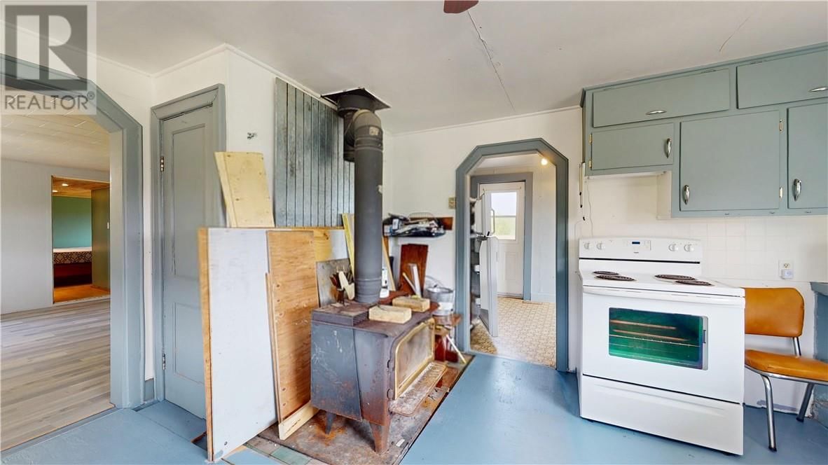 638 SOUTH LINE ROAD Image 27