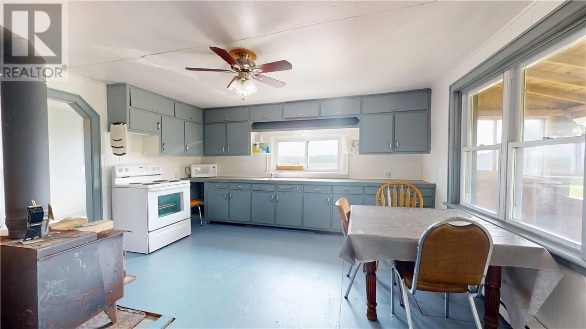 638 SOUTH LINE ROAD Image 29