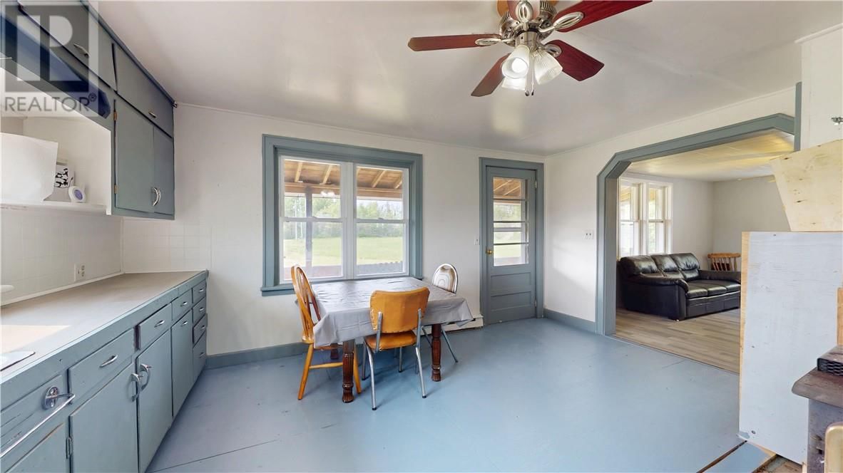 638 SOUTH LINE ROAD Image 32