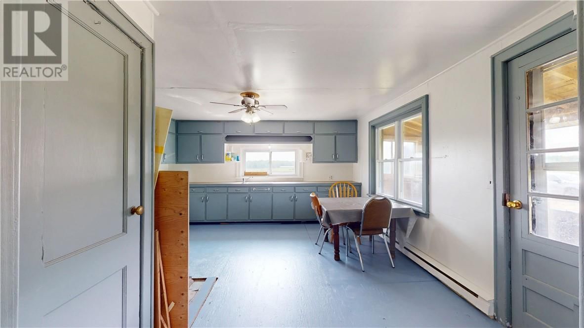 638 SOUTH LINE ROAD Image 35