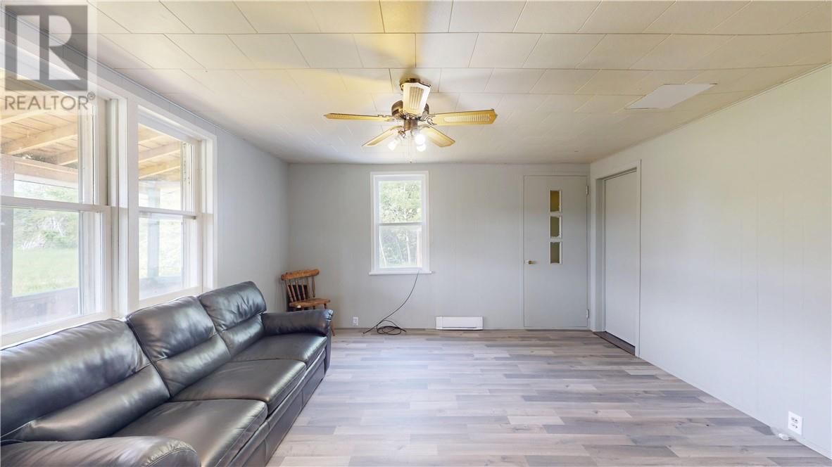638 SOUTH LINE ROAD Image 39