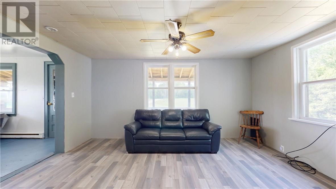 638 SOUTH LINE ROAD Image 41