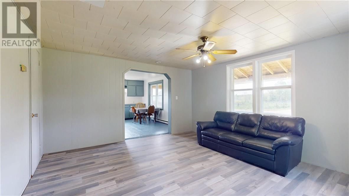 638 SOUTH LINE ROAD Image 43