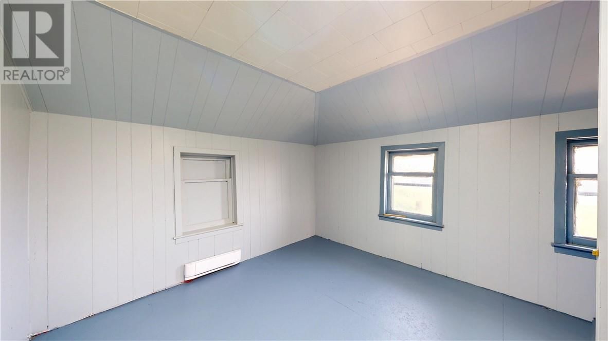 638 SOUTH LINE ROAD Image 53