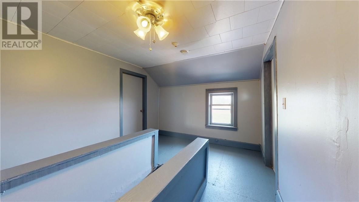 638 SOUTH LINE ROAD Image 55
