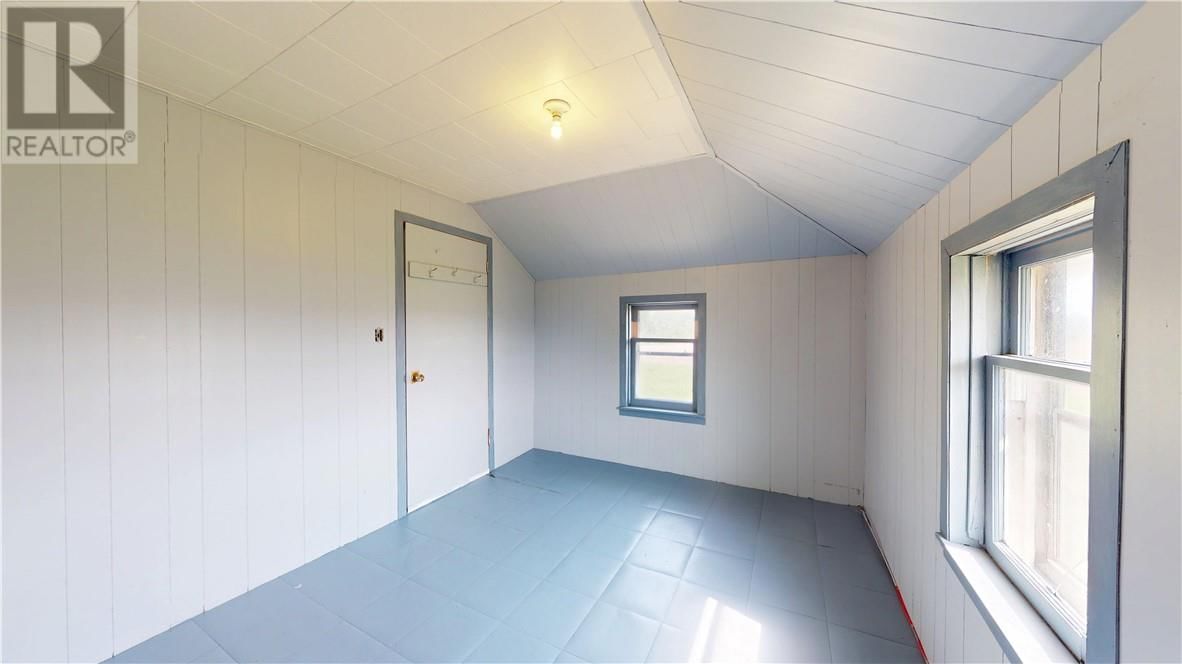 638 SOUTH LINE ROAD Image 65