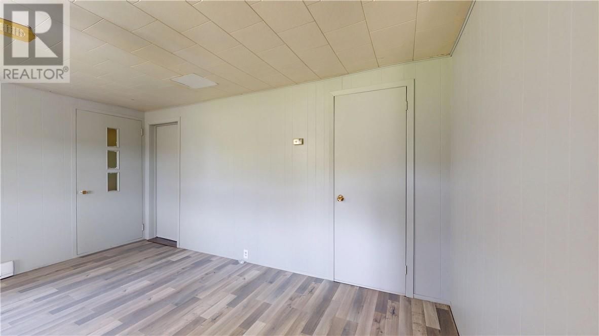 638 SOUTH LINE ROAD Image 73