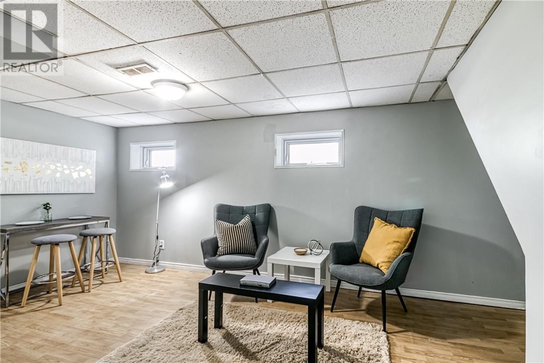 1440 HAWTHORNE DRIVE Image 30
