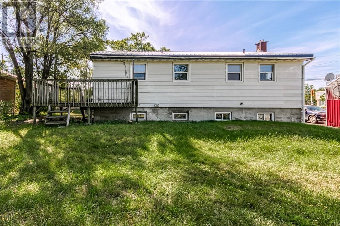 1440 HAWTHORNE DRIVE Image 38