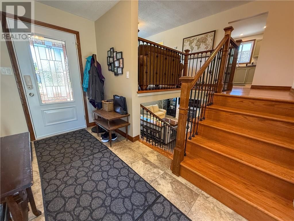 1864 COVEWOOD CRESCENT Image 11
