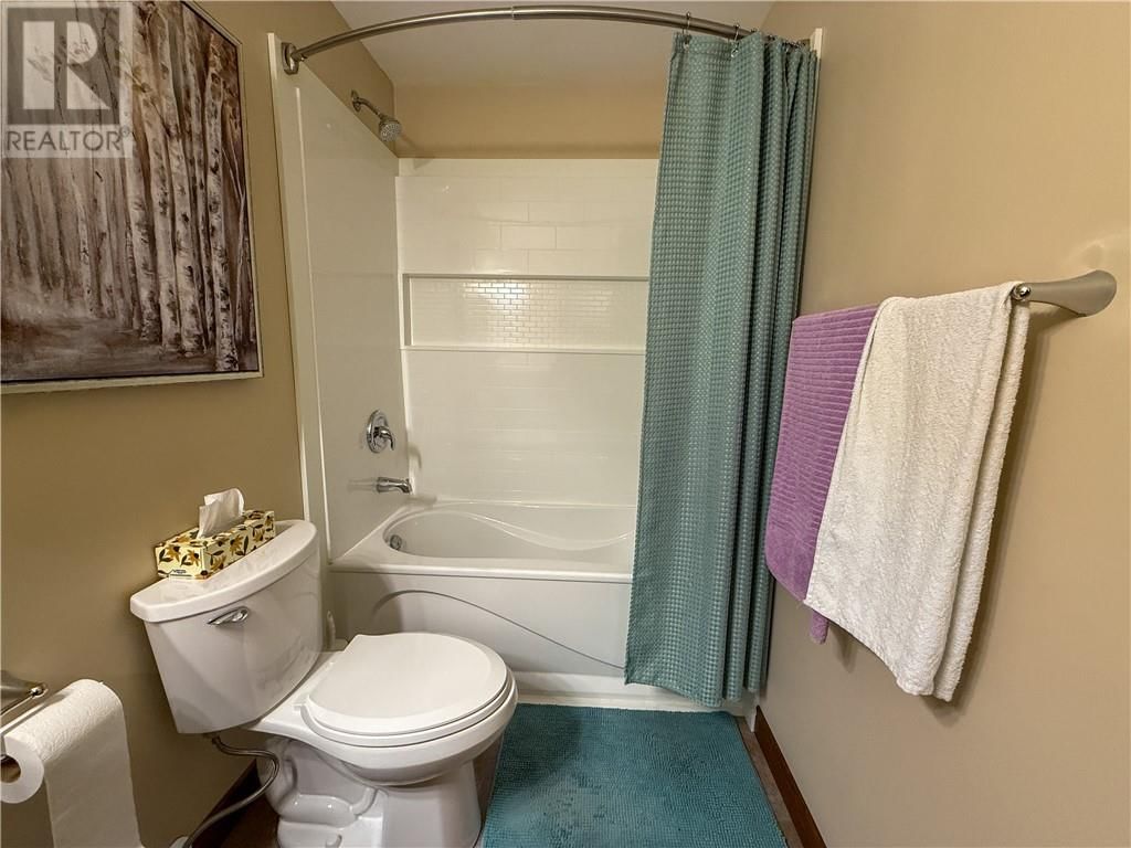 1864 COVEWOOD CRESCENT Image 22