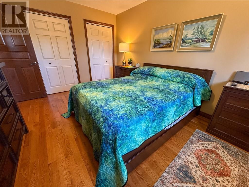 1864 COVEWOOD CRESCENT Image 23