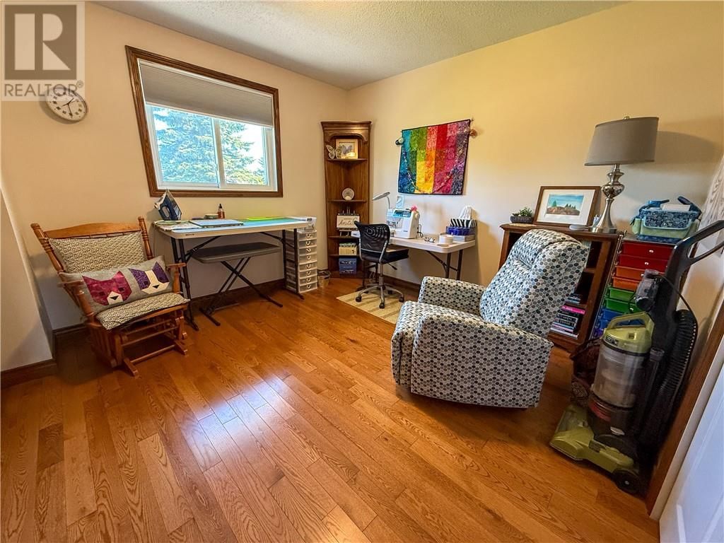 1864 COVEWOOD CRESCENT Image 25