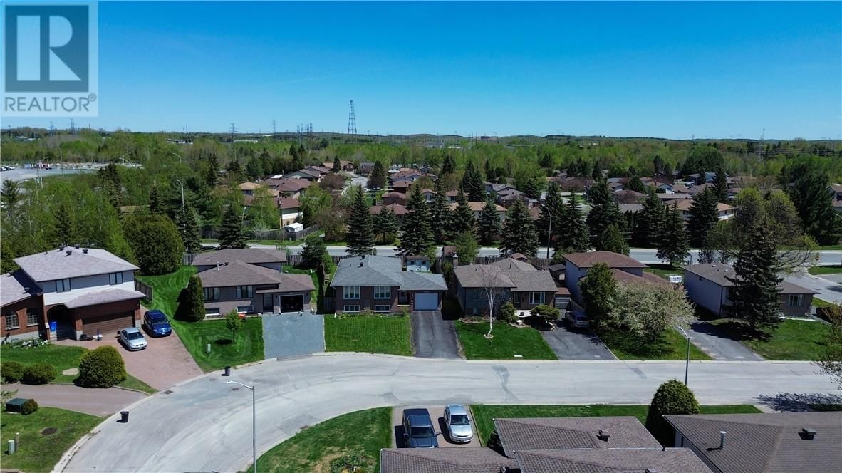 1864 COVEWOOD CRESCENT Image 3
