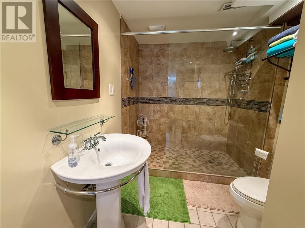 1864 COVEWOOD CRESCENT Image 34