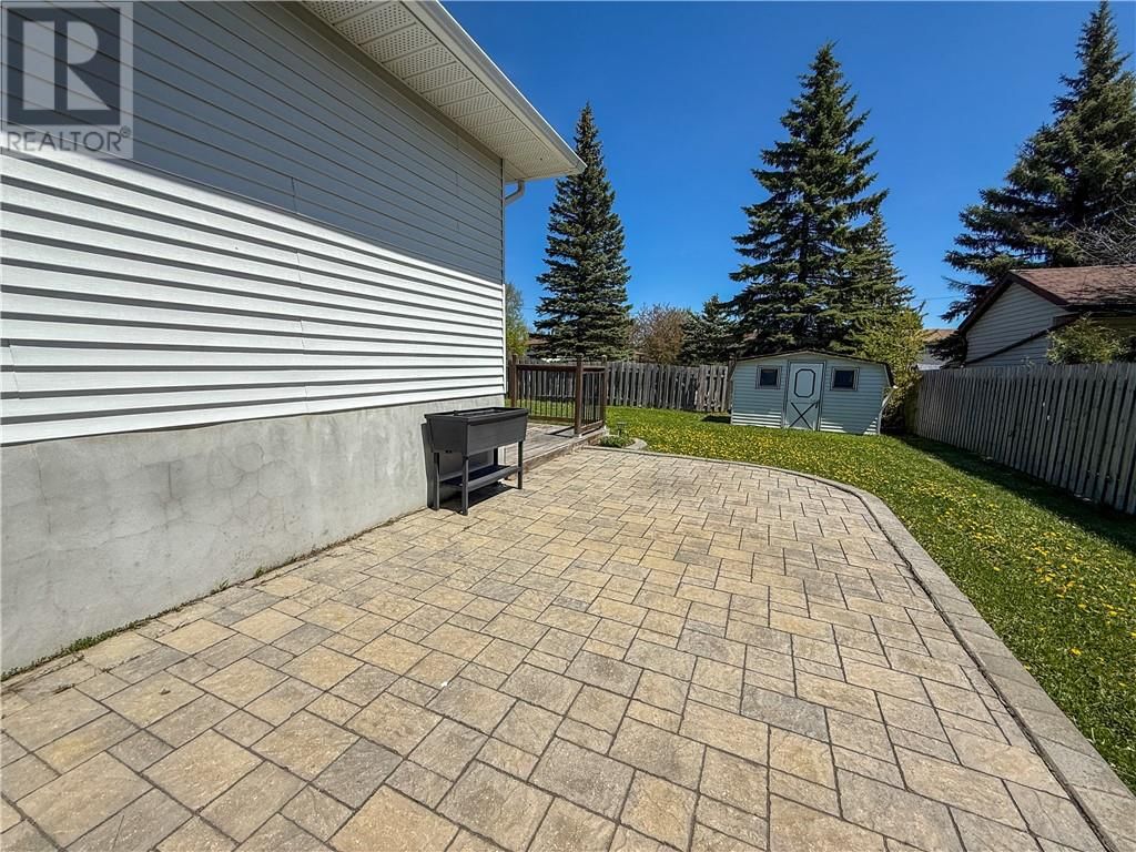 1864 COVEWOOD CRESCENT Image 38