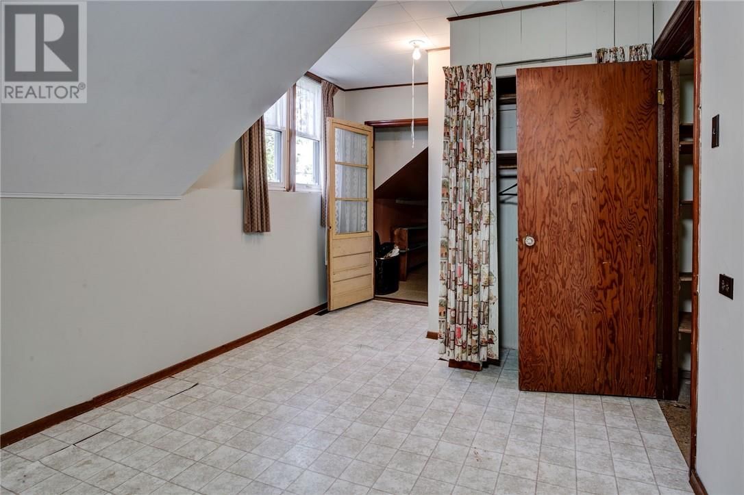 2496 BIRCH STREET Image 21