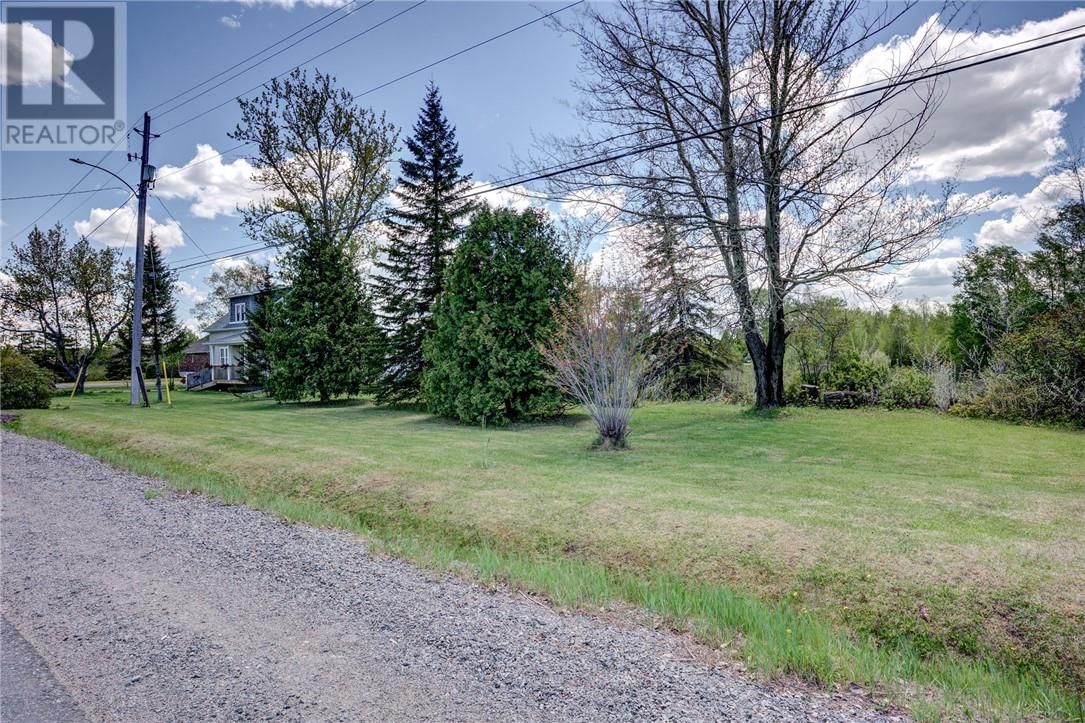 2496 BIRCH STREET Image 23