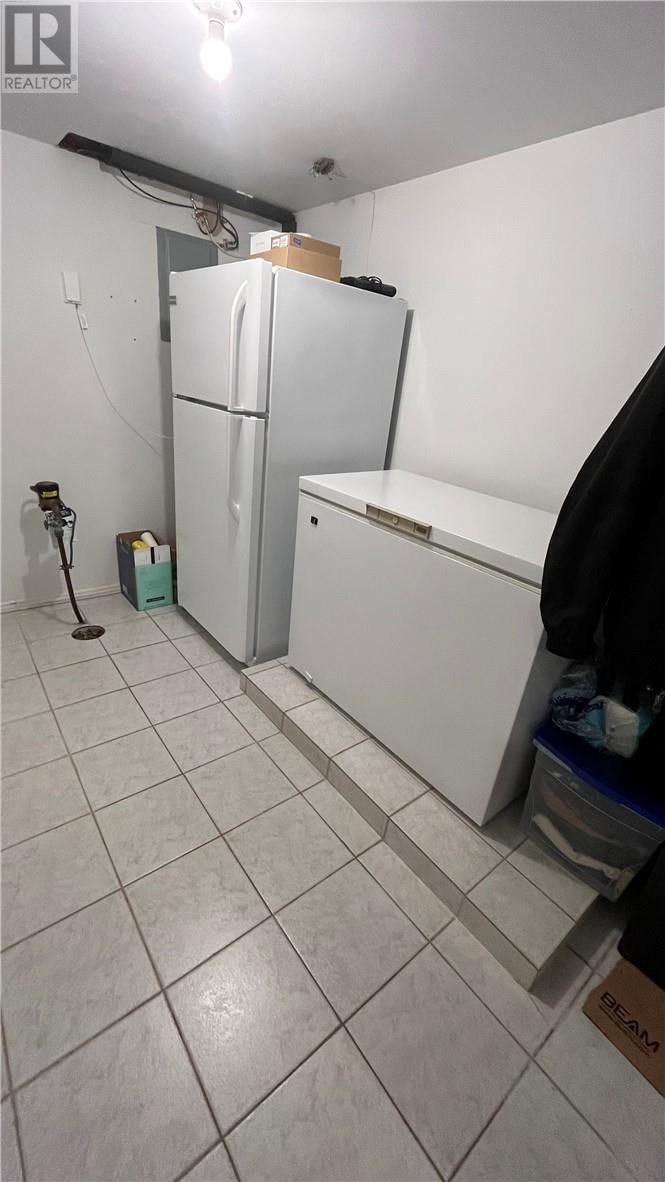351 ESTER STREET Image 37