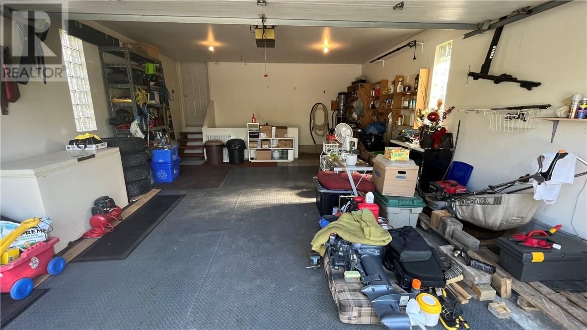351 ESTER STREET Image 39