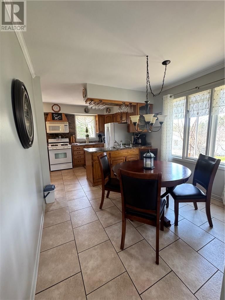 3133 BANCROFT Image 10