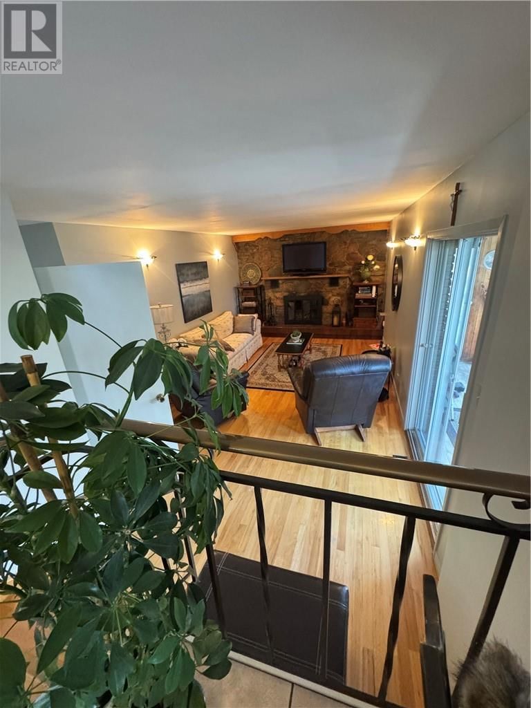 3133 BANCROFT Image 11
