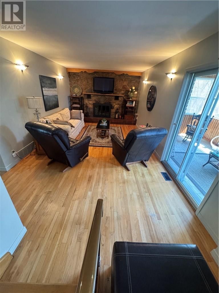 3133 BANCROFT Image 13