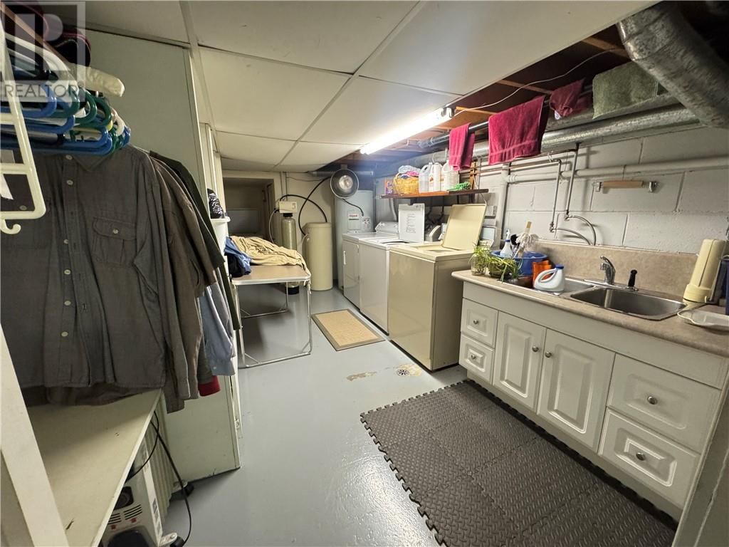 3133 BANCROFT Image 25