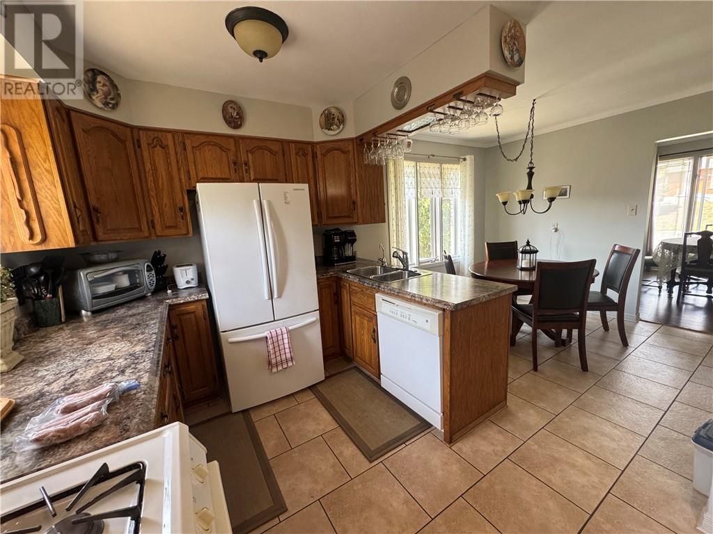 3133 BANCROFT Image 6