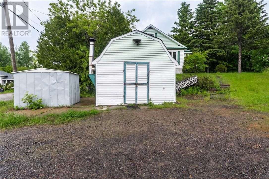 29 LLOYD STREET Image 22
