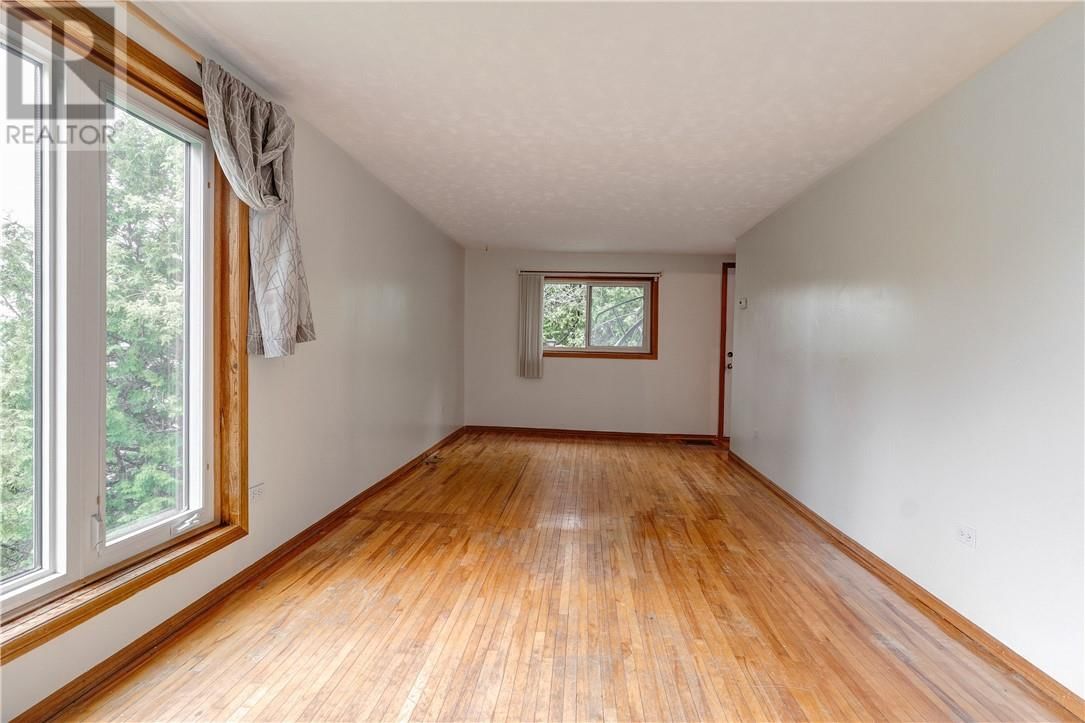 29 LLOYD STREET Image 6