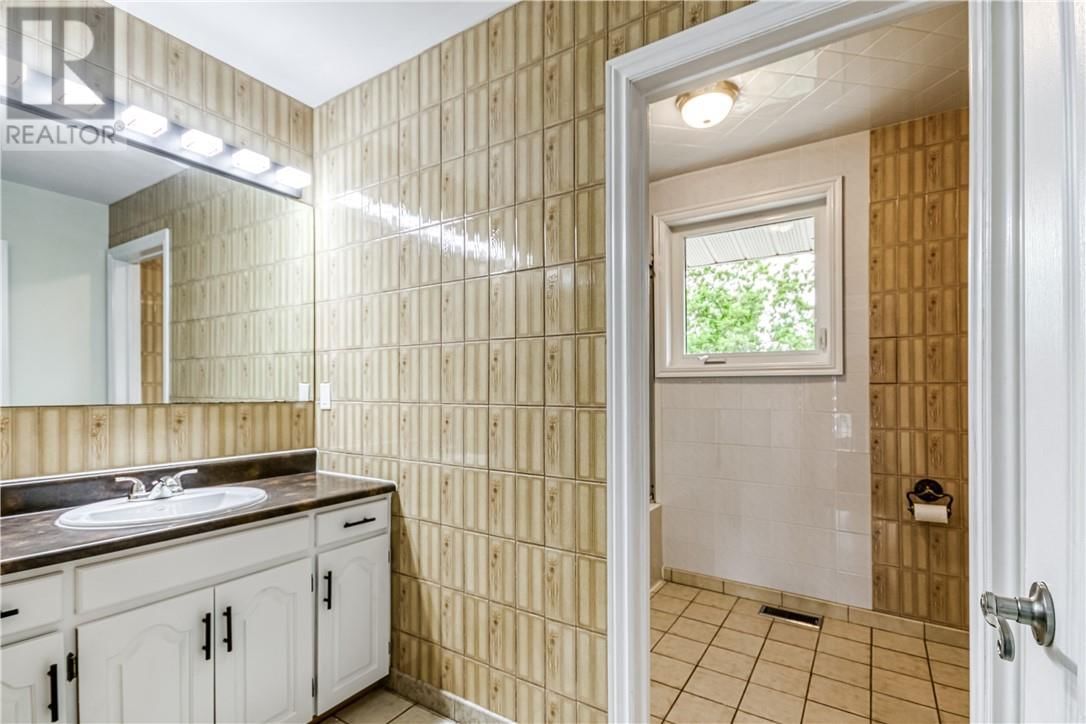 530 GALAXY COURT Image 27