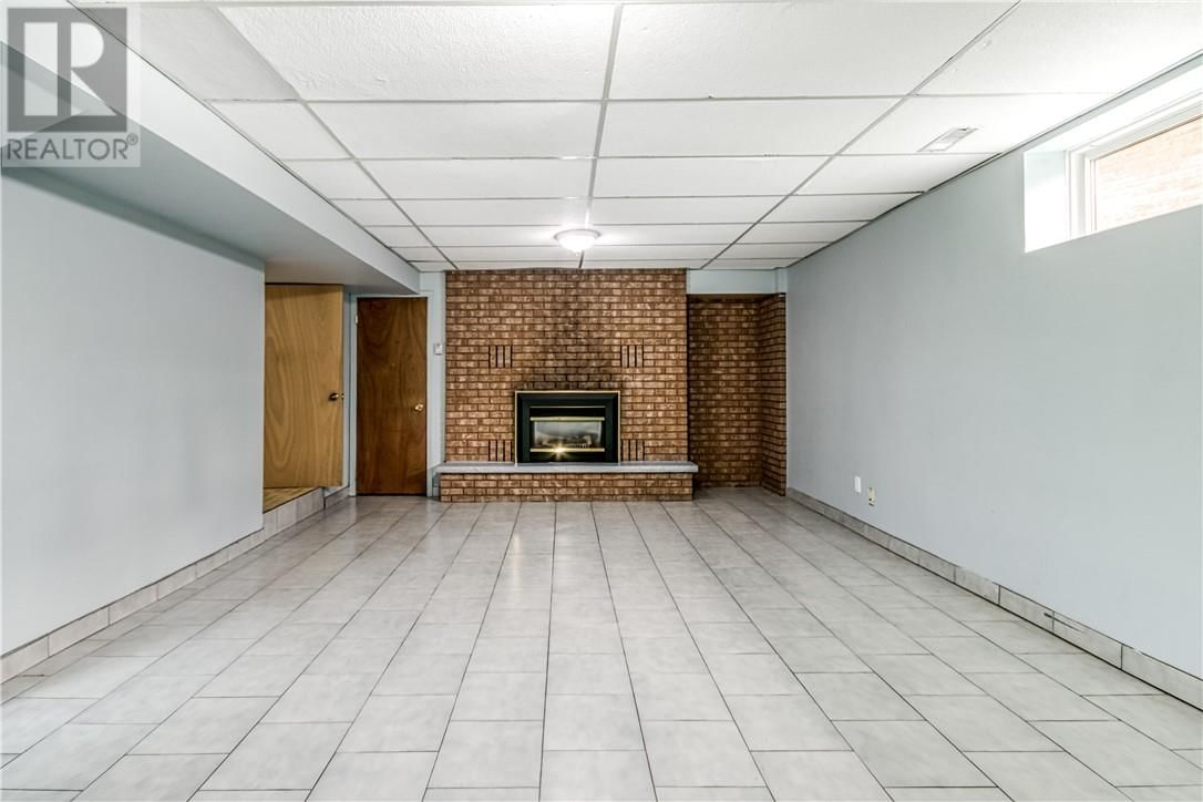 530 GALAXY COURT Image 29