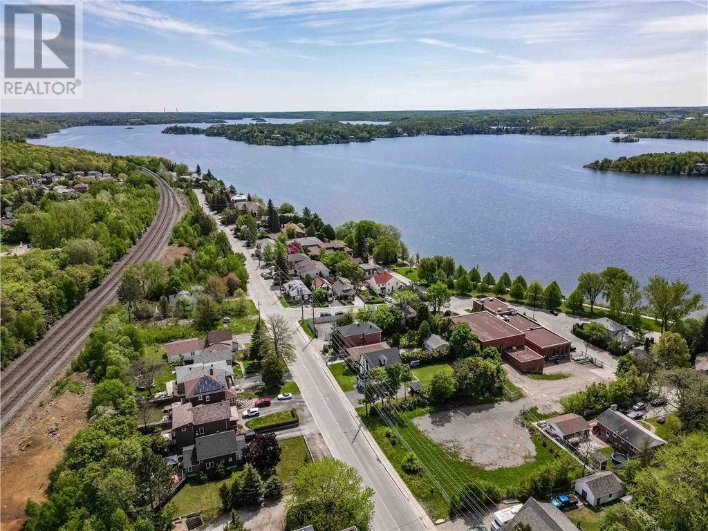 438 ANNIE STREET Image 10